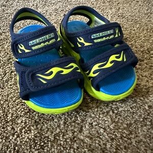 Toddlers Skechers thermo-flash light up Sandals